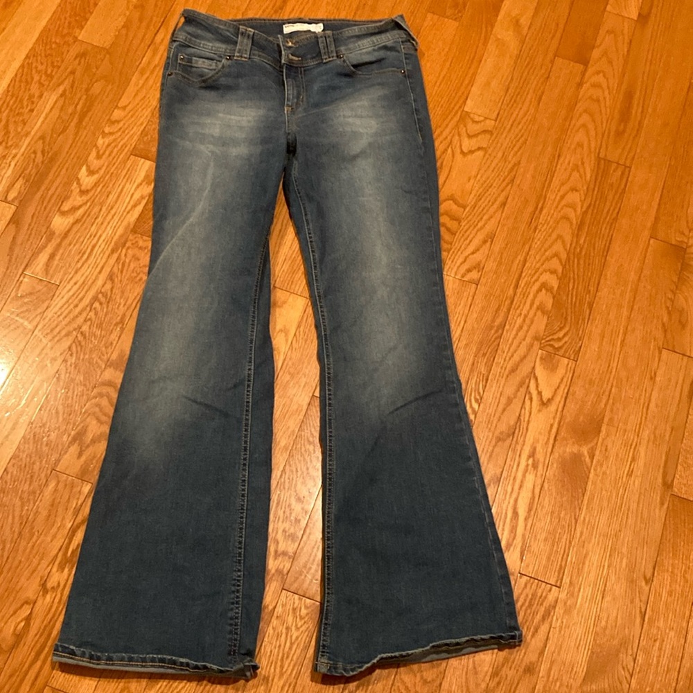 EUC Garage low rise jeans